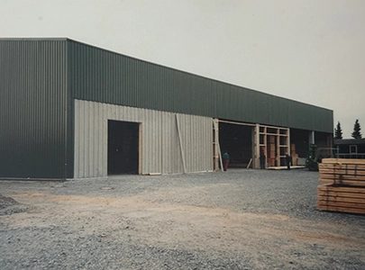 über uns - altes Foto von 1997, von der Von-Stauffenberg-Straße in 41352 Korschenbroich - Ramrath Holz - Halle
