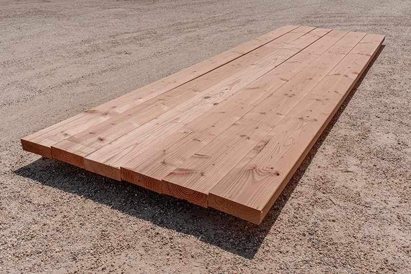 Ramraths Ratgeber - DIY-Gartentisch aus massiven Douglasienbalken – Bauprojekt mit Tischplatte